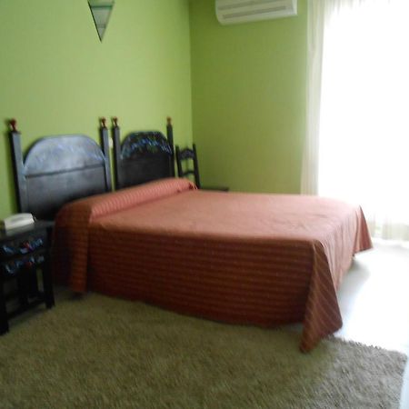 Hostal Burgos 토레카바예로스 외부 사진