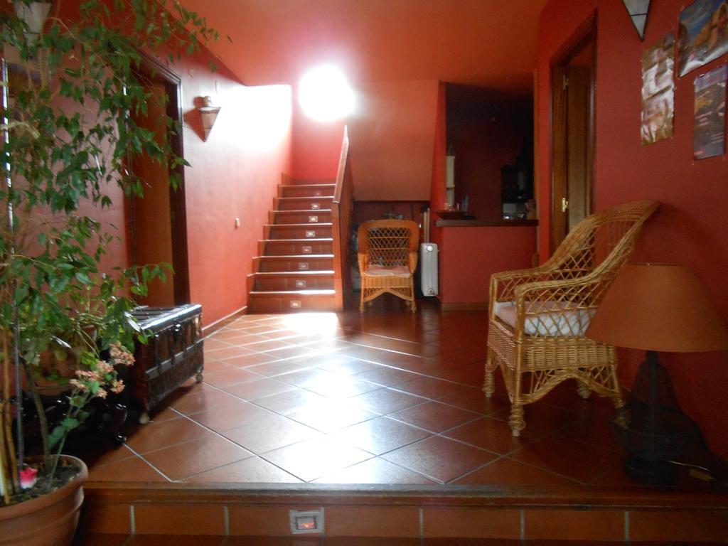 Hostal Burgos 토레카바예로스 외부 사진